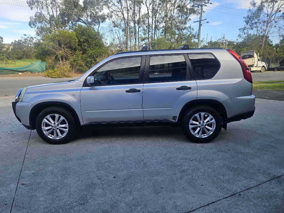 2010 Nissan X-Trail4.jpg
